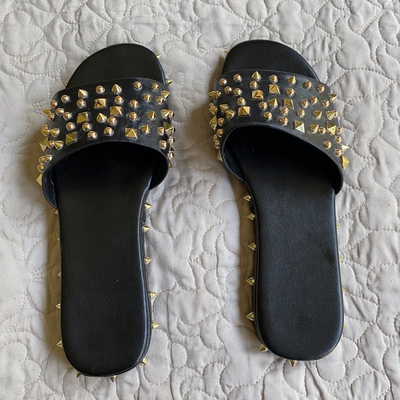 Black Studded Trendy Sandals - Picture 2 of 6
